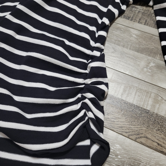 Lane Bryant Fitted Long-Sleeve V-Neck Ruched Pullover Sweater Size 18/20 - Picture 6 of 8